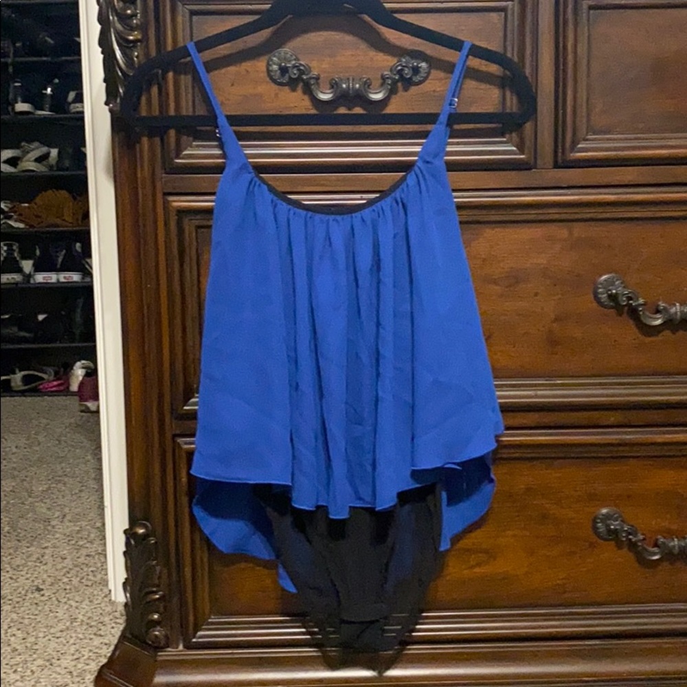 Cute blue flowy bodysuit sz M
